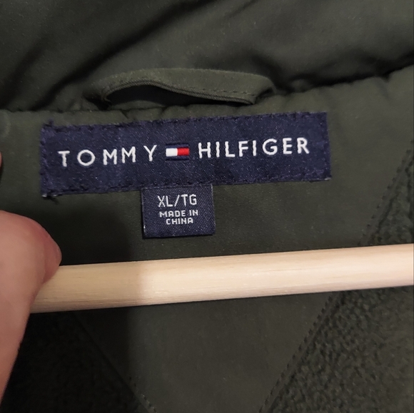 Green Tommy Hilfiger winter coat. Size xl - Picture 7 of 10